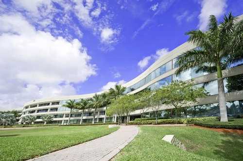 Glades Road Boca Raton office space available now - zip 33431