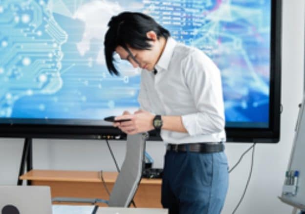 Tech Businesses Can Learn From the Success of Large Online Platforms